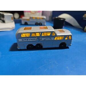 Vintage Matchbox Lesney No. 66 Silver Greyhound Bus Made In UK Torn Label 1 Side